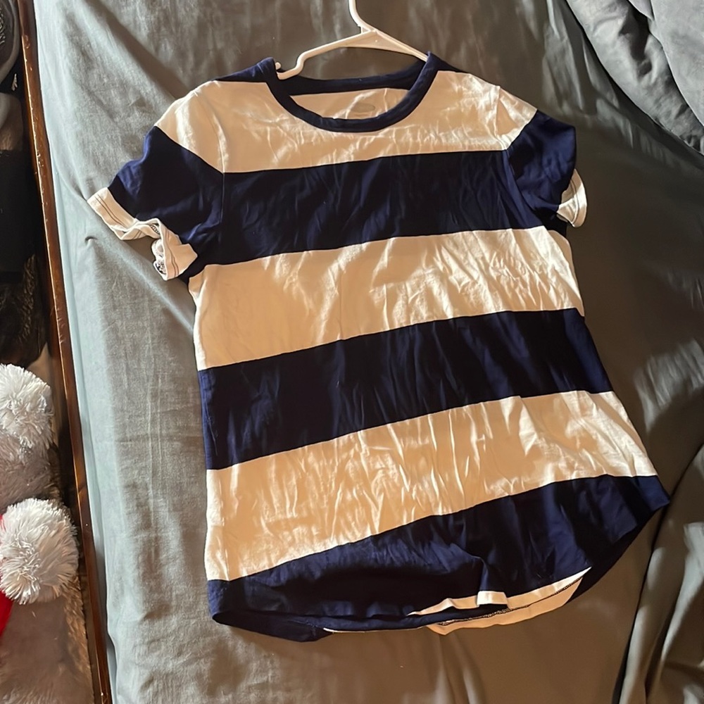 Old navy  dark blue and white   Tee